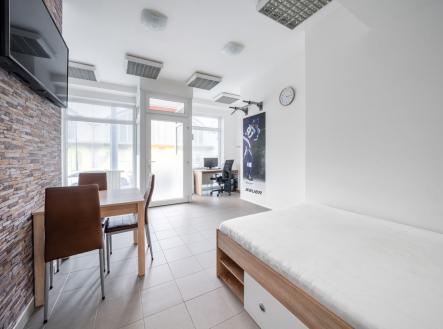 Pronájem obchodní prostor, 40 m²