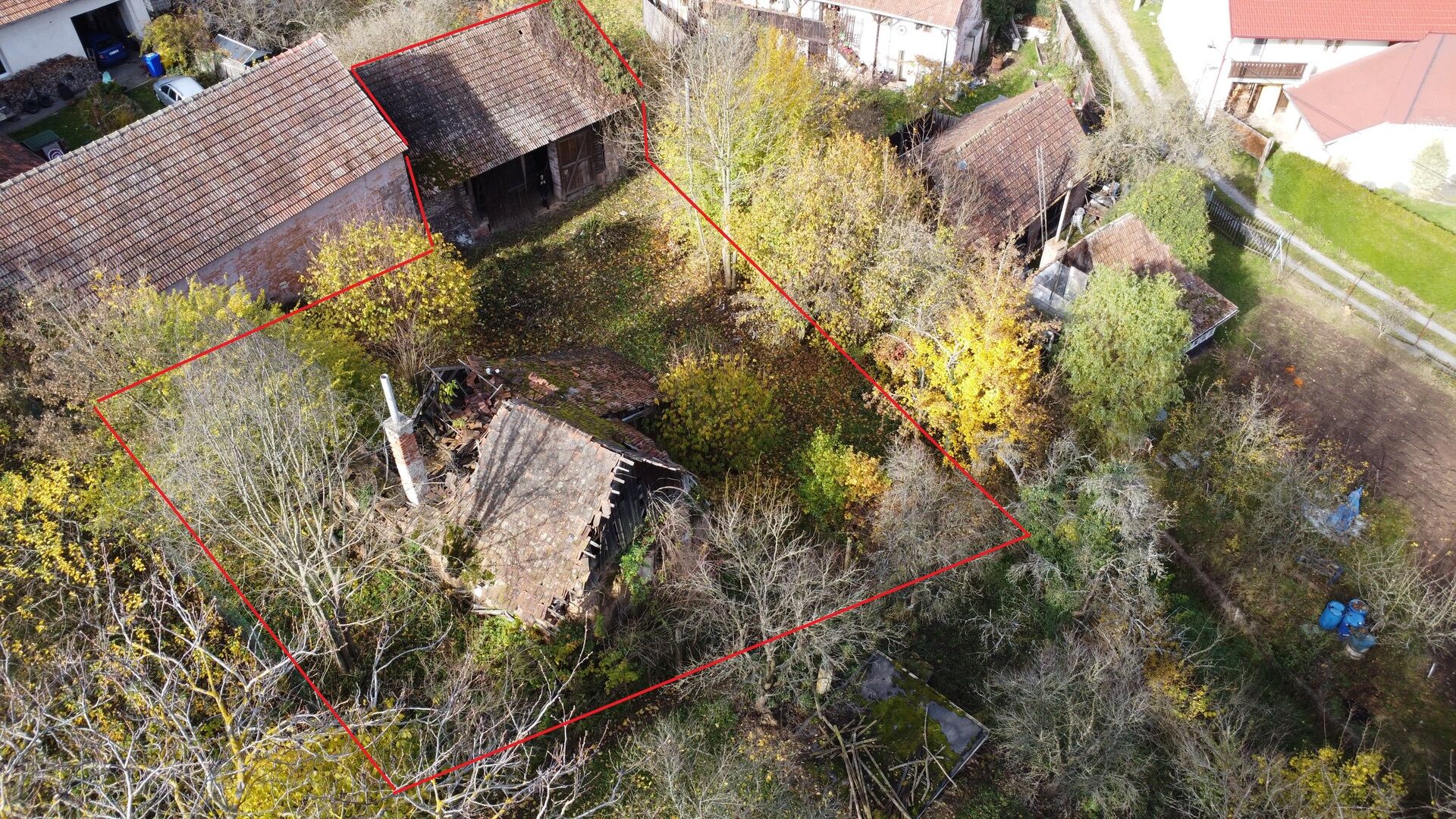 Stodola a stavební pozemek, celková výměra 598 m2