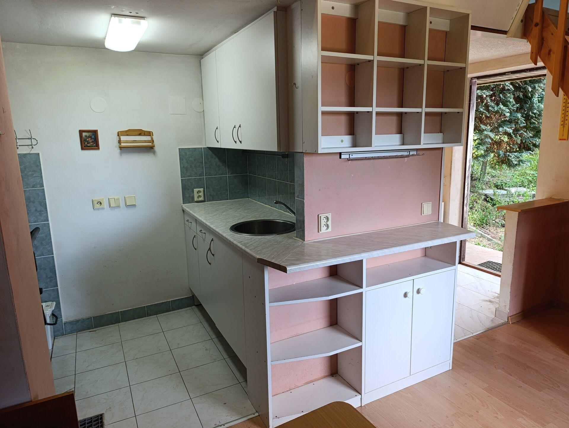 Prodej zděné rekreační chaty se zahradou 296m2 v obci Silůvky.