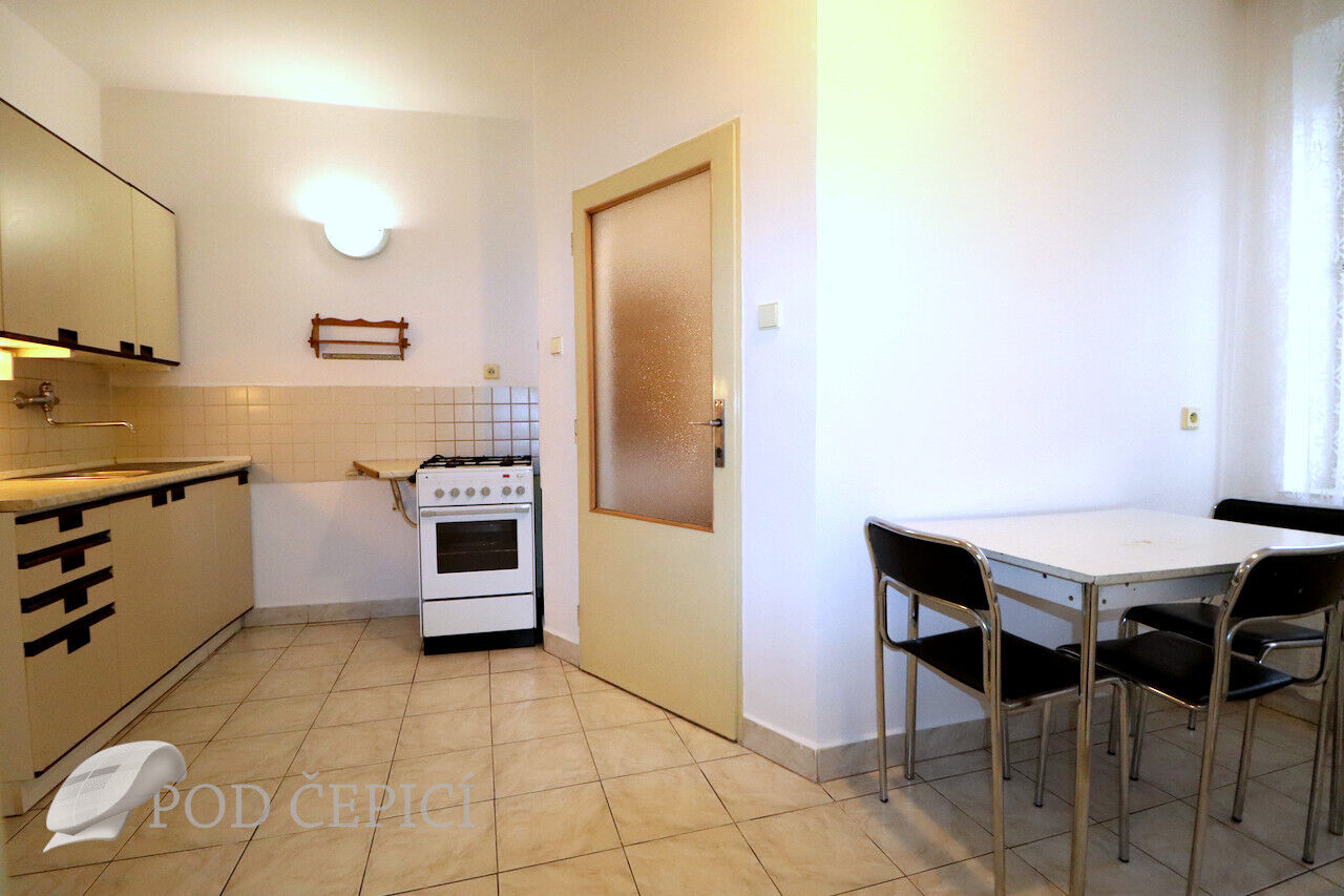 Pronájem rodinného domu s garáží, 2 byty, 148m2, Gellnerova, Brno Jundrov