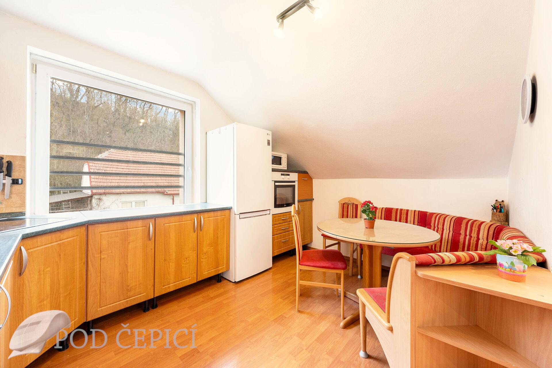 Prodej bytu 3+kk se sklepy, 85 m2, ul. M. Kudeříkové, Veverská Bítýška