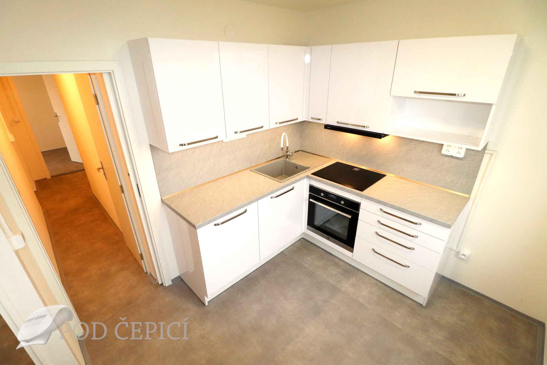 Byt 4+1 po GO, 82 m2, zasklená lodžie, sklep, ul. Vedlejší, Brno Bohunice