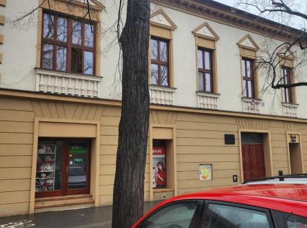 Pronájem - obchodní prostor, 120 m²