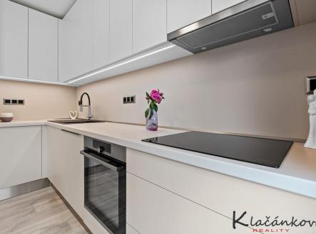 Pronájem bytu, 1+kk, 32 m²