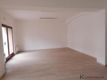 Pronájem kanceláře, 66 m²