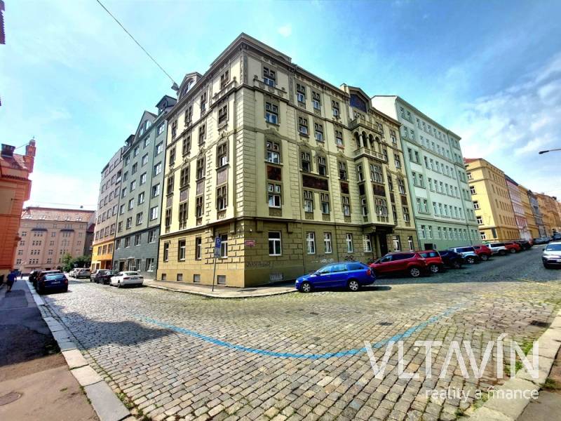 Pronájem bytu 2+1 , 65 m2 po rekonstrukci, Praha 7