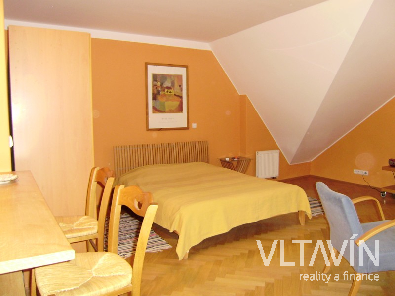 Pronájem bytu 1+kk, Praha 3 - Vinohrady Slezská