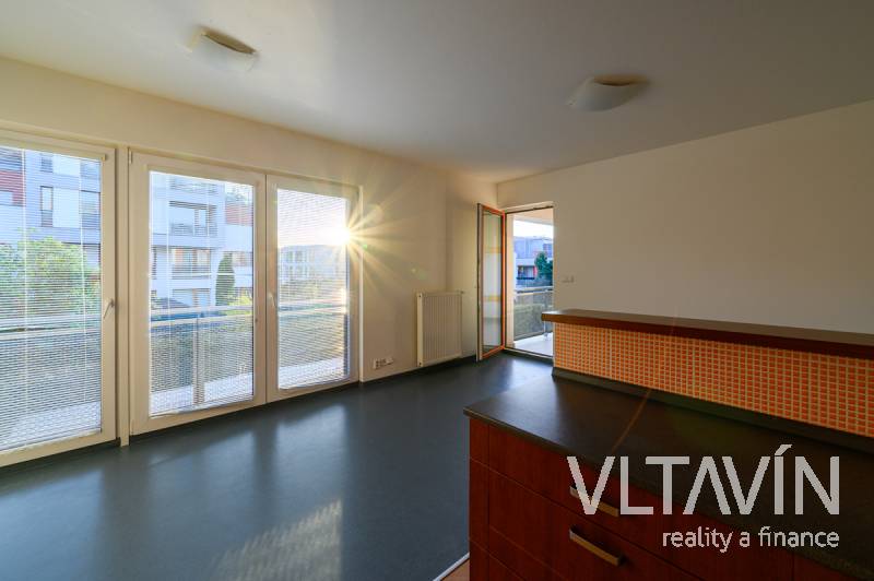 Pronájem bytu 3+kk/L, 80 m2, ul. Holubinková, Praha - Pitkovice