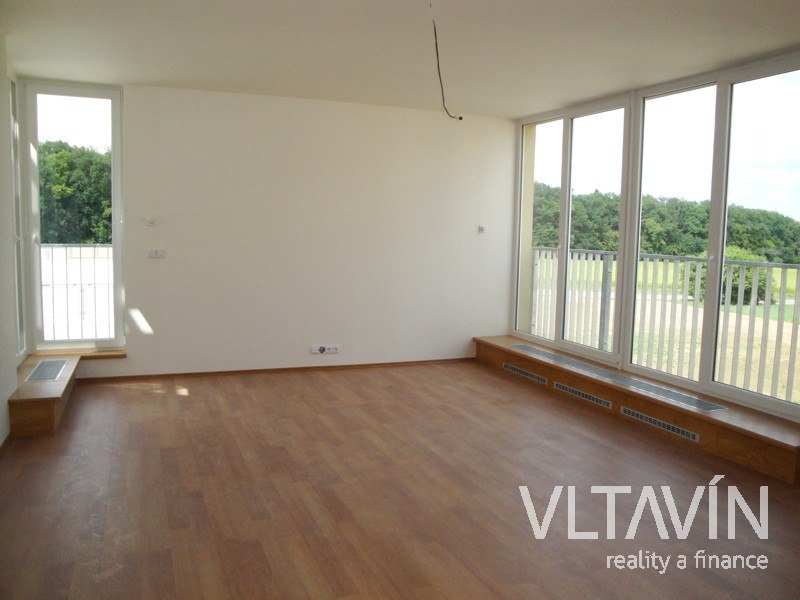 Prodej bytu 2+kk/T, G, 55 m2, Pod Formankou, Praha - Újezd u Průhonic