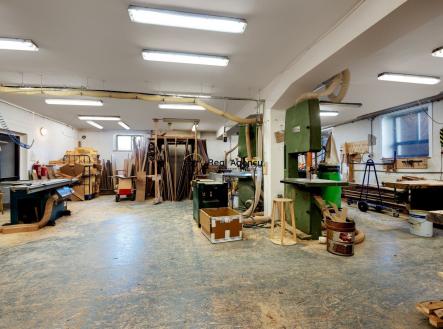 Prodej komerčního objektu, výroba, 1 100 m²