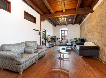 Prodej komerčního objektu, výroba, 1 100 m²