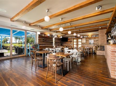 Prodej hotel, 1 420 m²