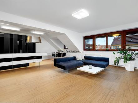 Prodej bytu, 4+kk, 99 m²