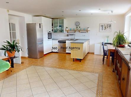 Pronájem domu/vily, 163 m²