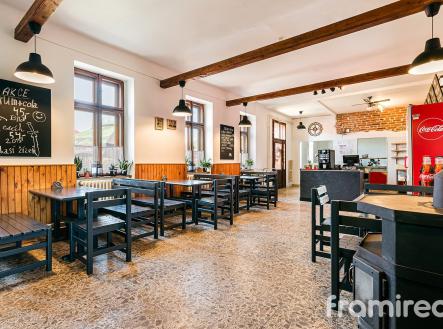 Prodej - restaurace, 340 m²