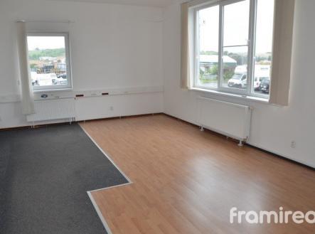 Pronájem kanceláře, 72 m²