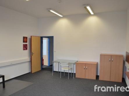 Pronájem kanceláře, 72 m²