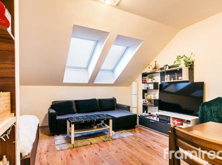 Pronájem bytu, 1+kk, 38 m²