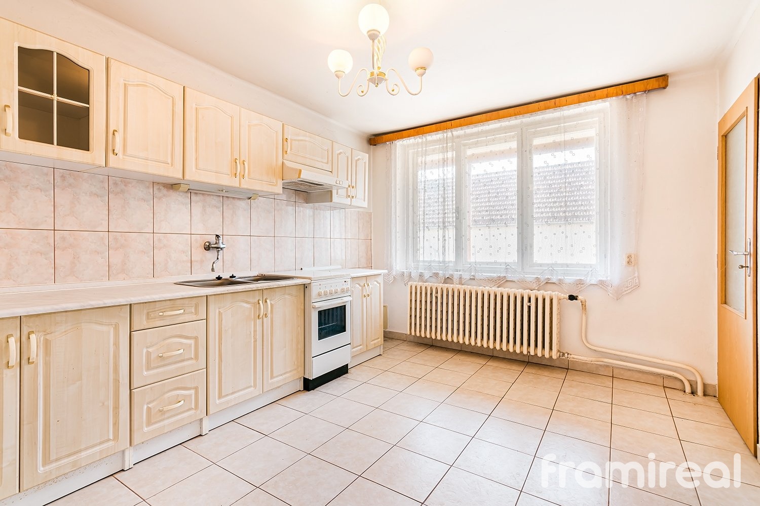 Prodej rodinného domu 126 m², pozemek 1958 m²