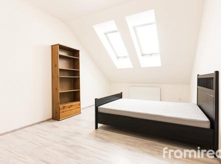 Pronájem bytu, 2+1, 75 m²