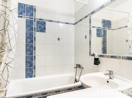 Pronájem bytu, 3+kk, 71 m²