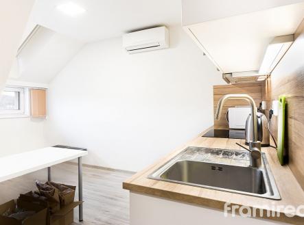 Pronájem bytu, 1+kk, 34 m²