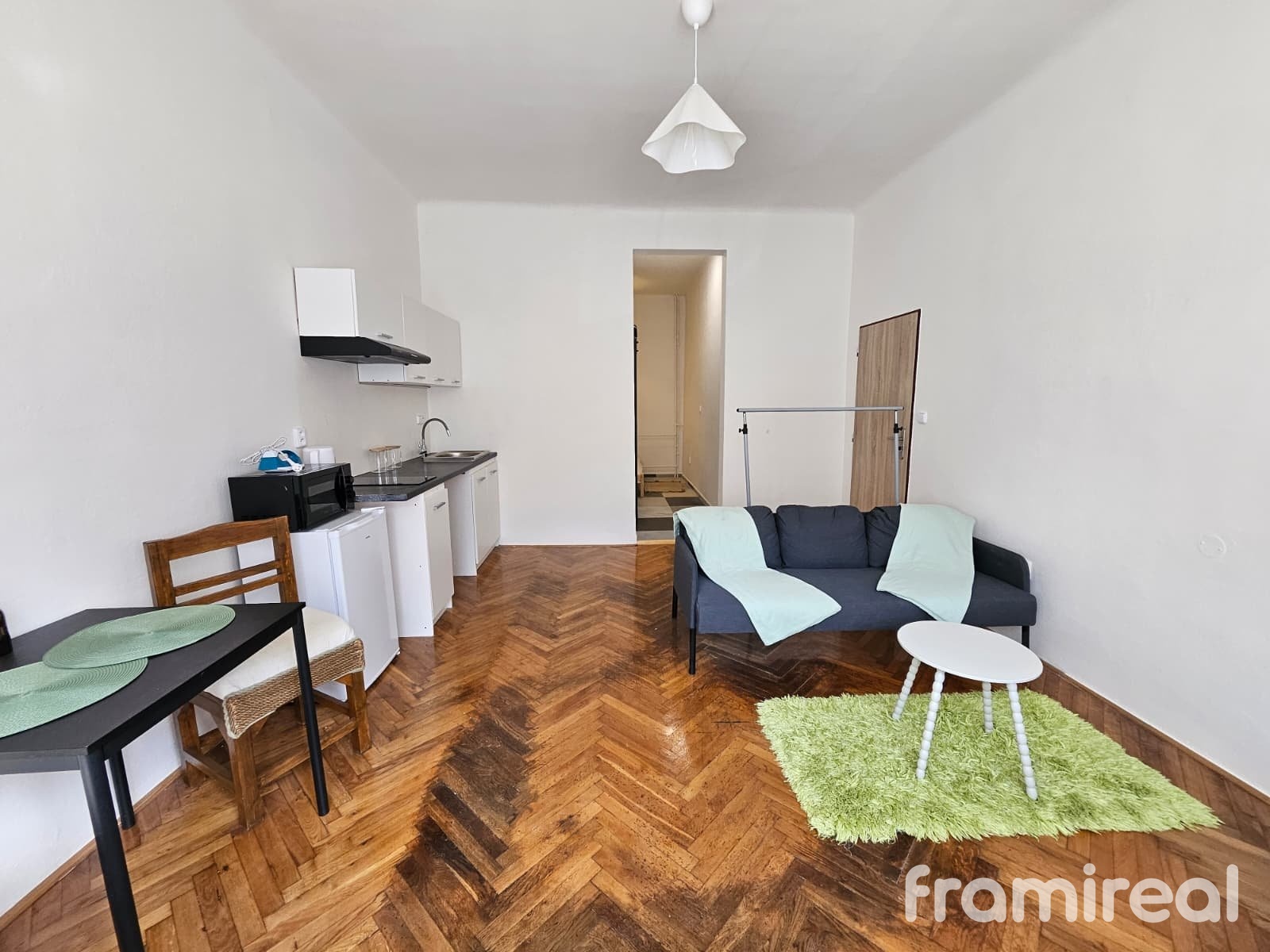 Pronájem bytu 2+kk 55 m², Brno - Židenice
