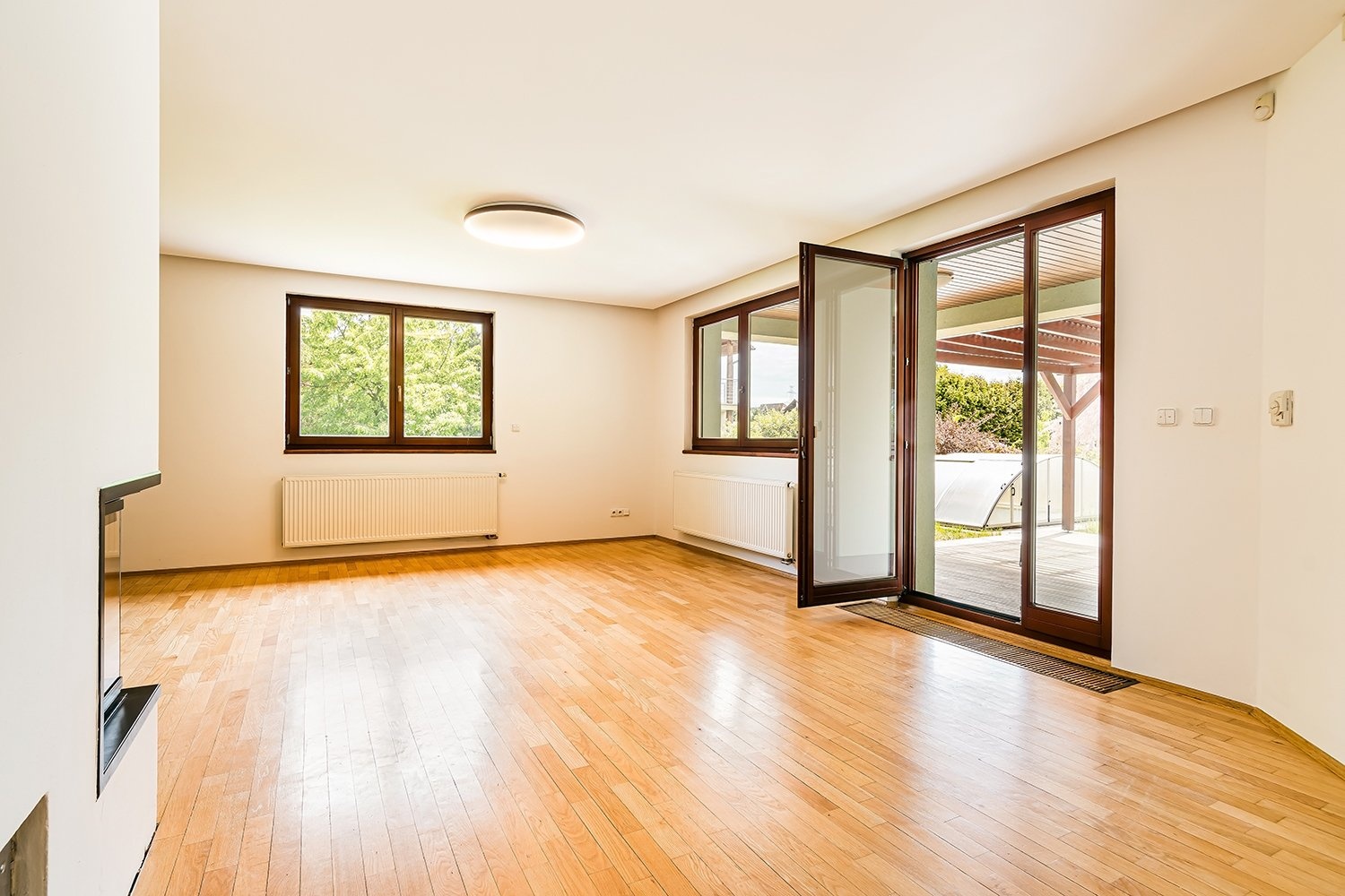 Prodej rodinného domu 298 m², Ohrobec
