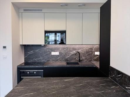 Pronájem bytu, 3+kk, 67 m²