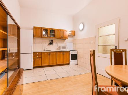 Pronájem bytu, 2+1, 80 m²