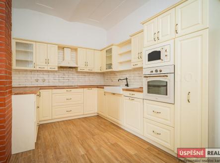 Prodej domu/vily, 737 m²