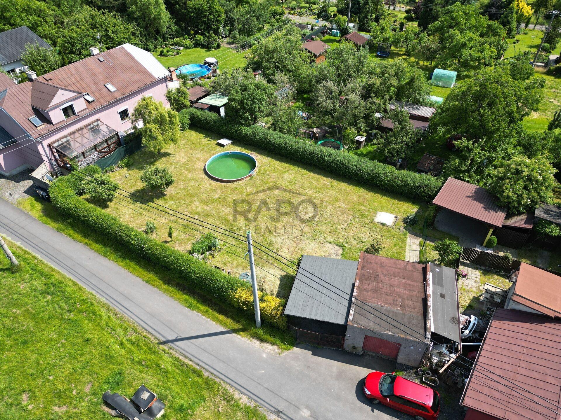 Stavební pozemek v klidné a příjemné části obce Dolní Lutyně, na ulici Na Svahu