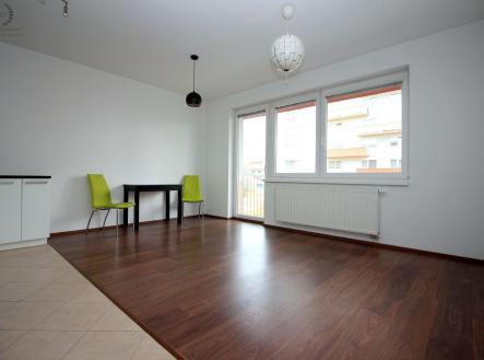 Pronájem bytu, 1+kk, 42 m²