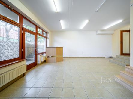 Prodej - obchodní prostor, 63 m²