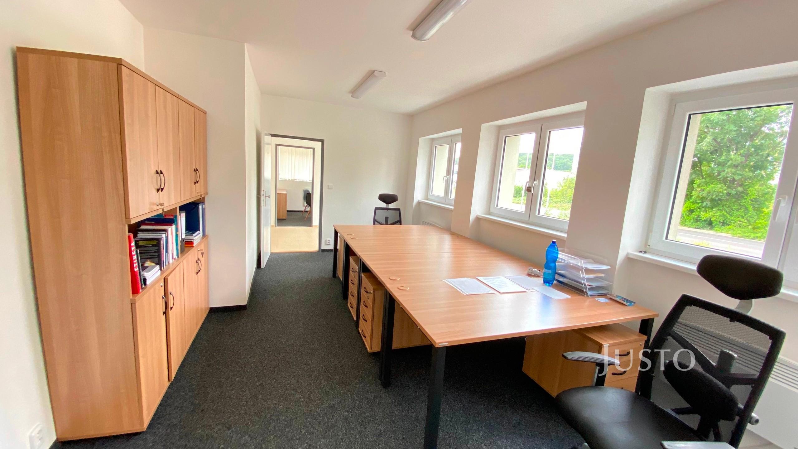 Pronájem kanceláří 73 m² s pozemkem 89 m²