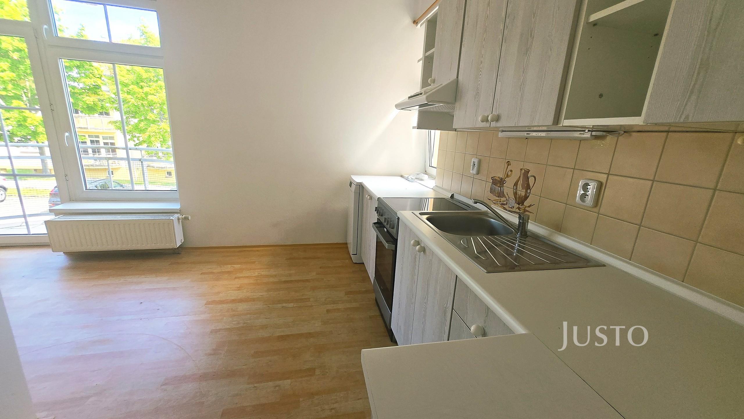 Pronájem 1+kk 42 m² + balkón + parkování