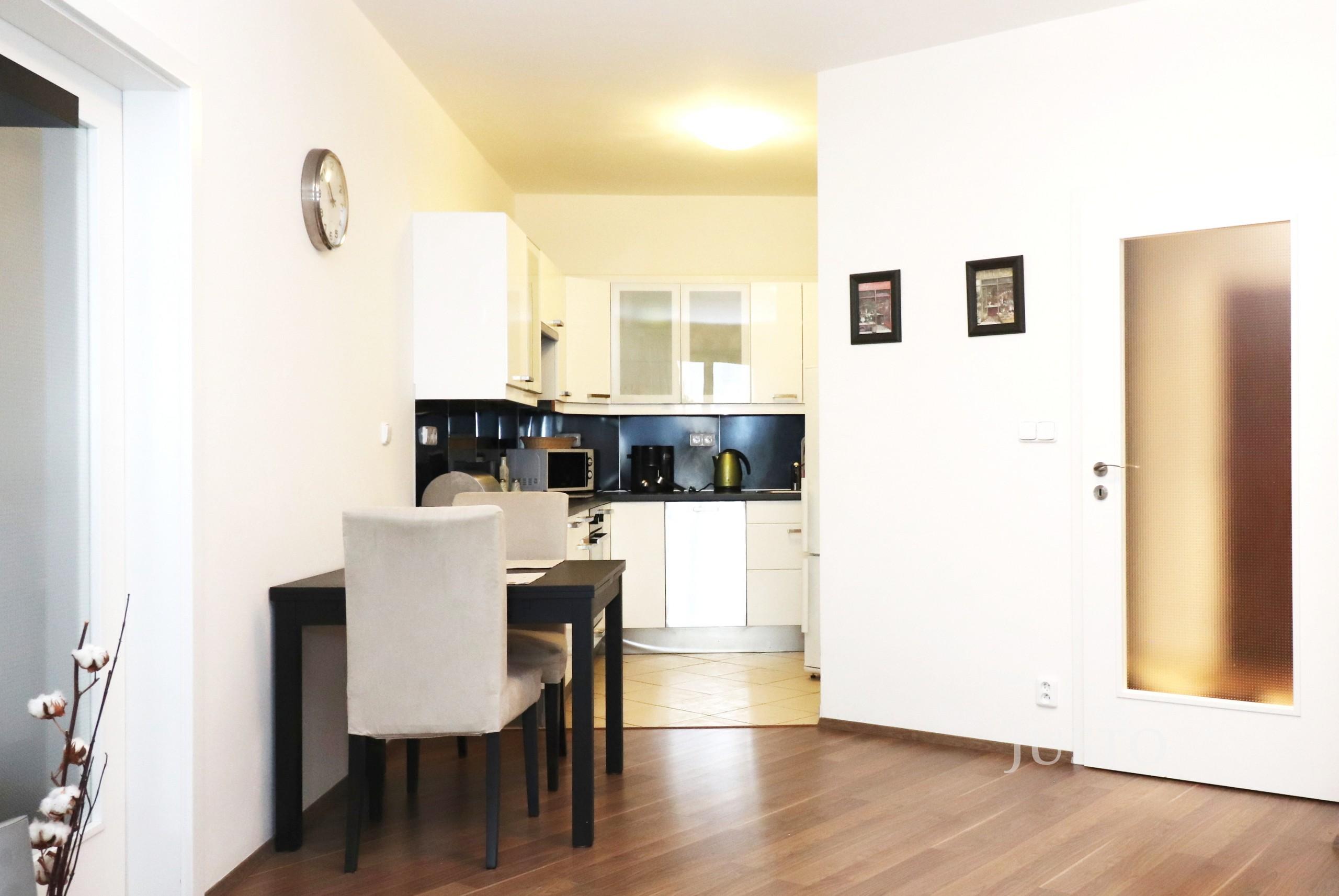 Pronájem 2+kk 59 m² + terasa 7 m² + parkování