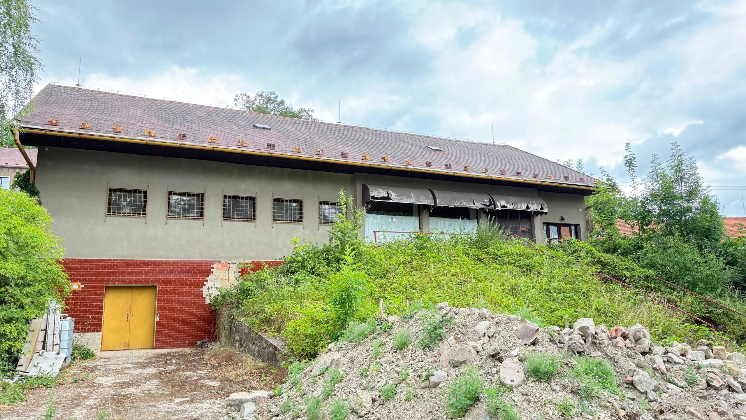 Pronájem skladů 280 m² s pozemkem 587 m²