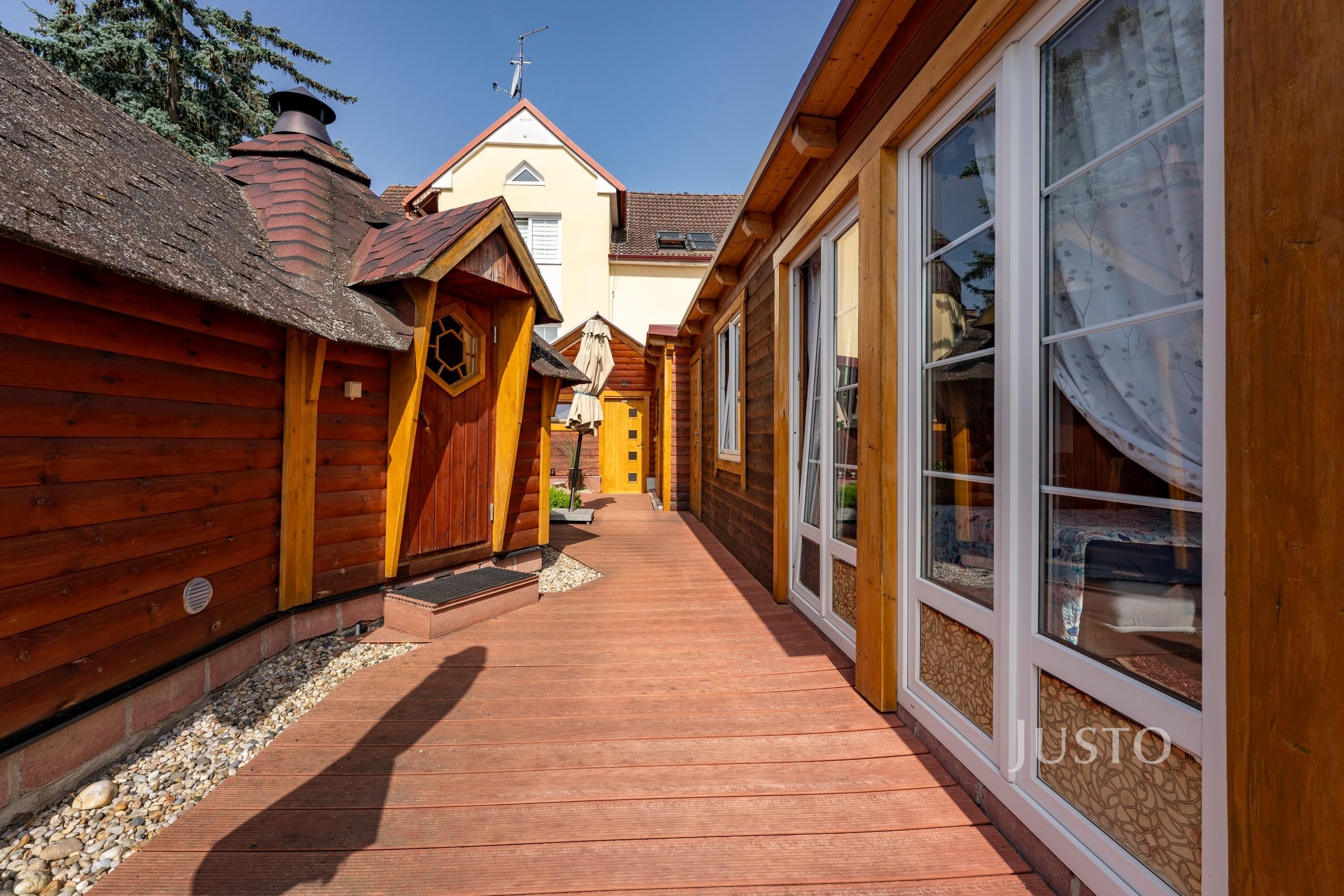 Prodej rodinného domu 474 m² s pozemkem 2002 m² + terasa 20 m²