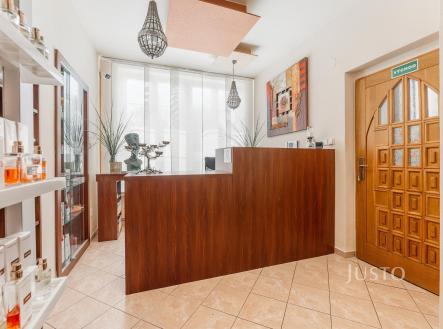 Prodej kanceláře, 290 m²