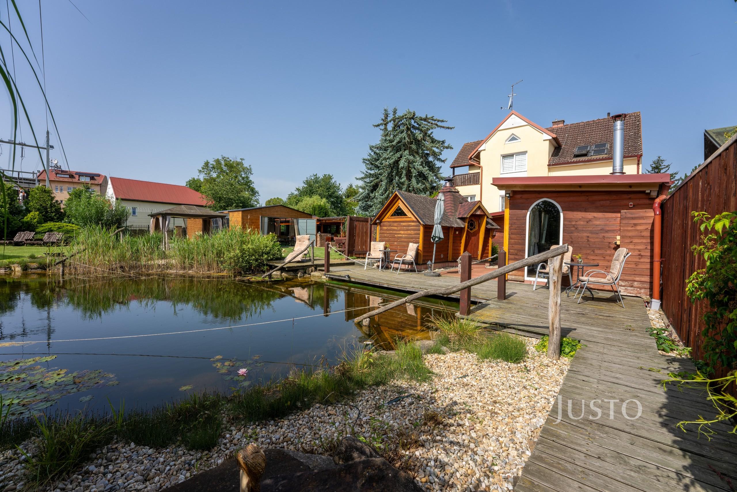 Prodej kanceláří 474 m² s pozemkem 2002 m² + terasa 20 m²