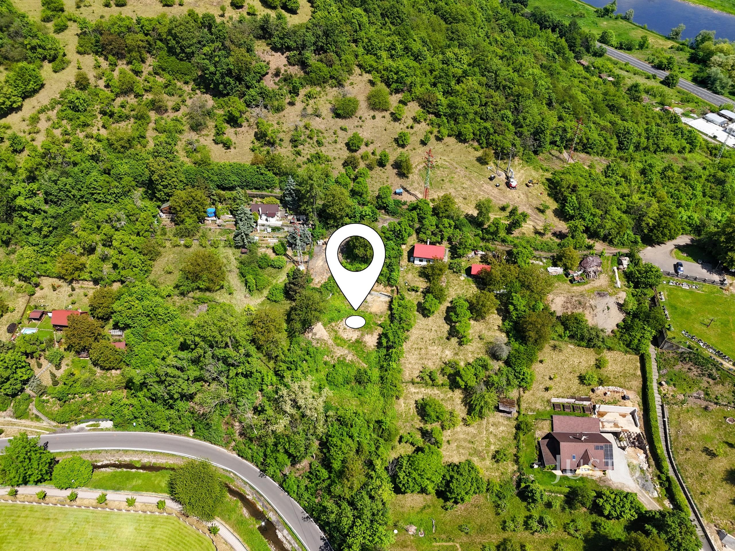 Prodej pozemku 2519 m²