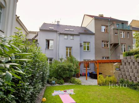 Prodej nájemního domu, 300 m²