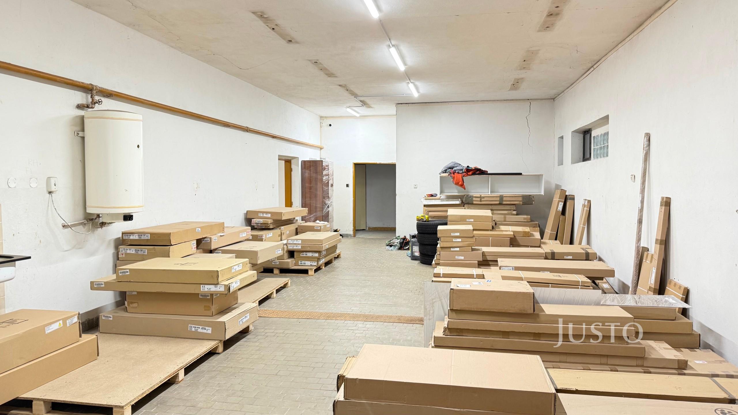 Pronájem skladů 280 m² s pozemkem 587 m²