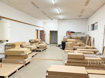 Pronájem skladovací prostor, 280 m²