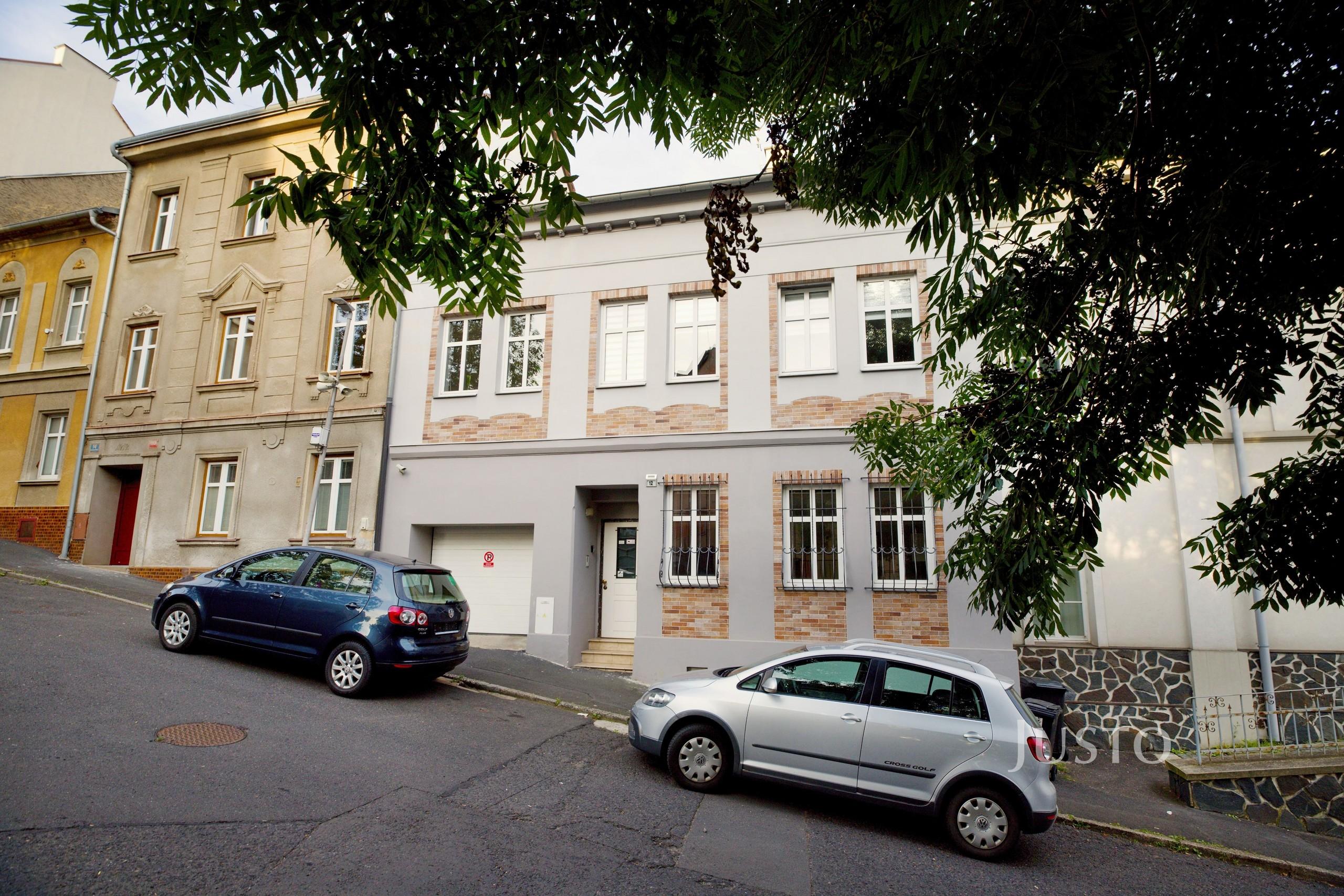 Prodej vícegeneračního domu 300 m² s pozemkem 309 m²