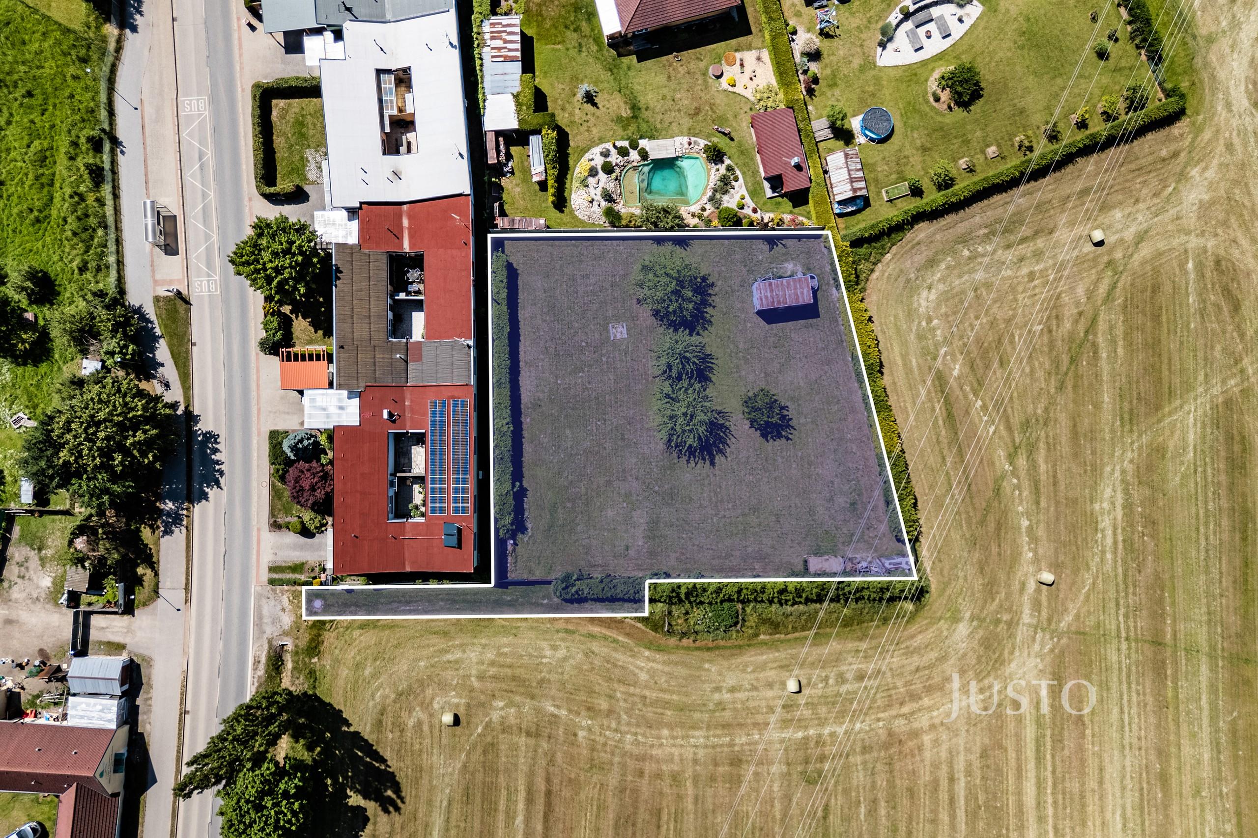 Prodej pozemku 1925 m²