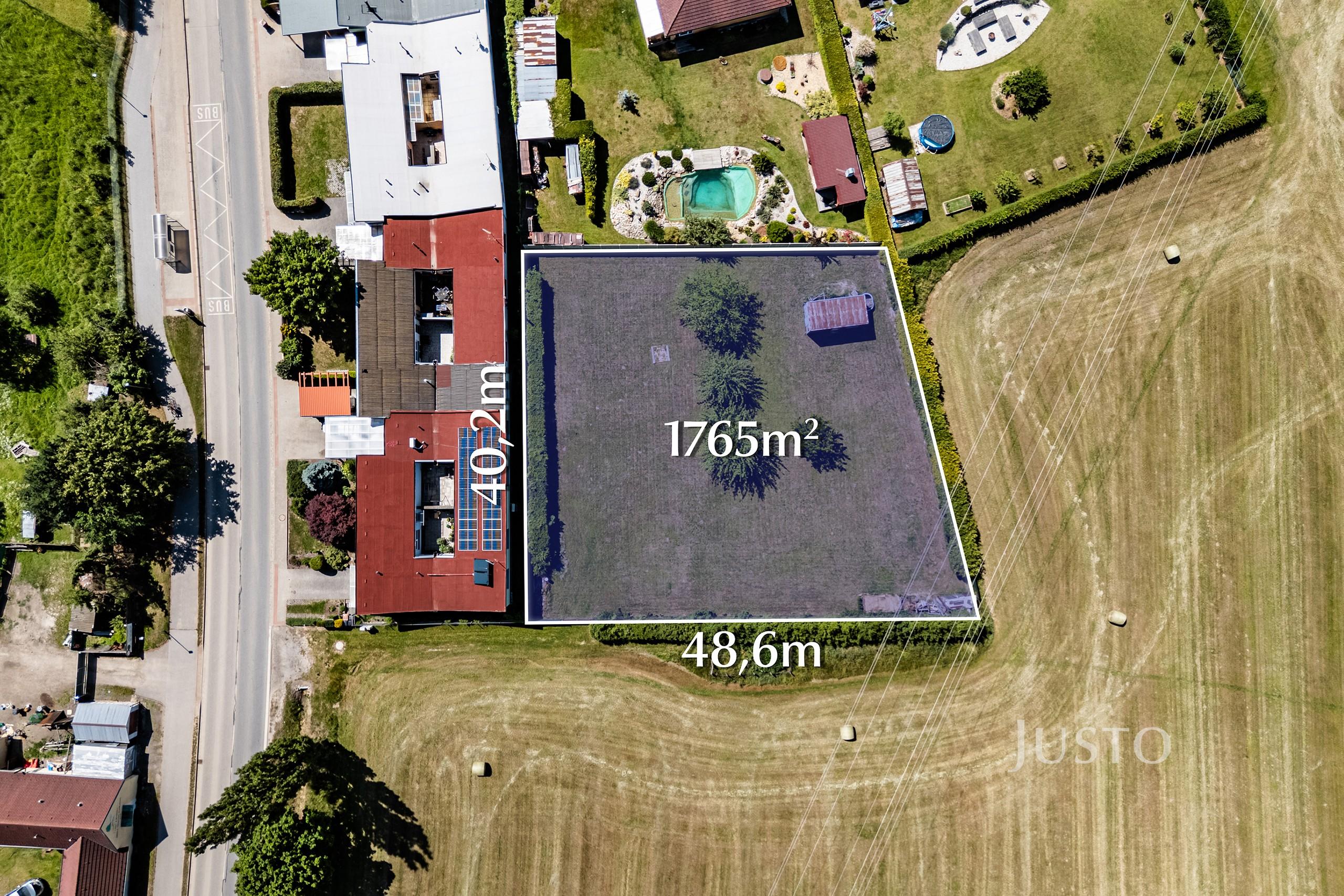 Prodej pozemku 1925 m²