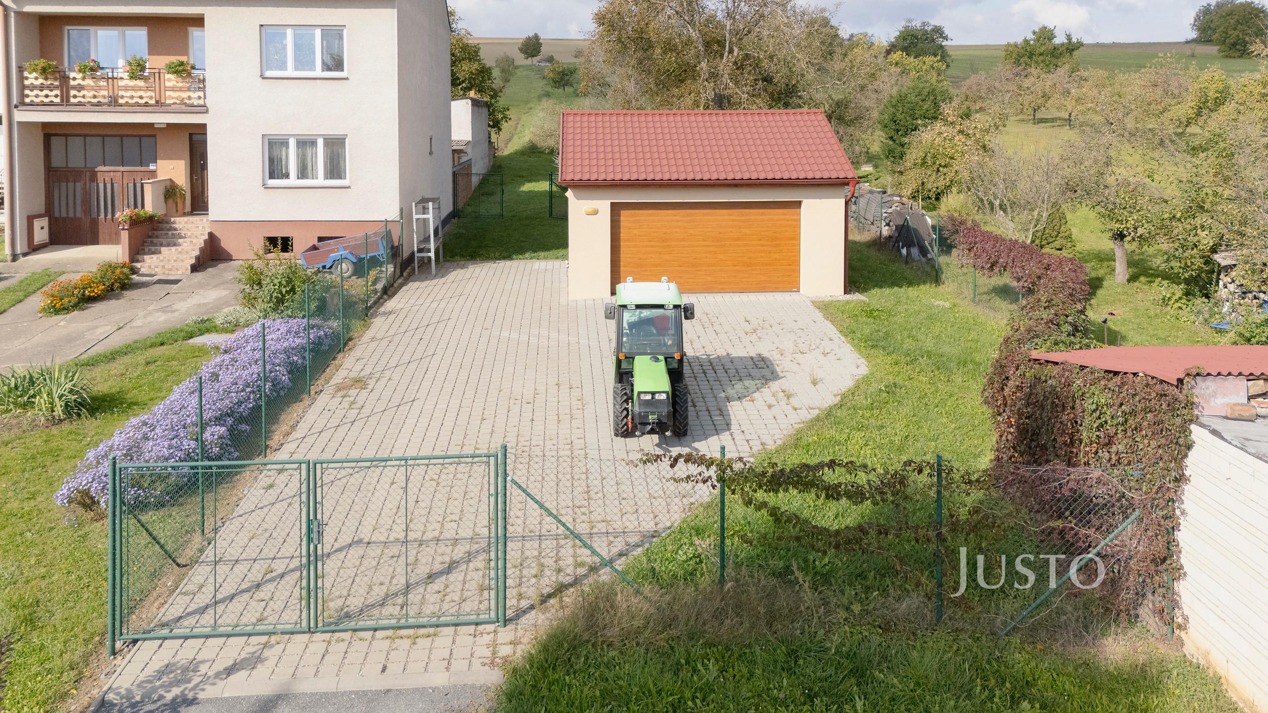 Prodej dvojgaráže 39 m² a stavebního pozemku 1127 m2, Těmice u Hodonína