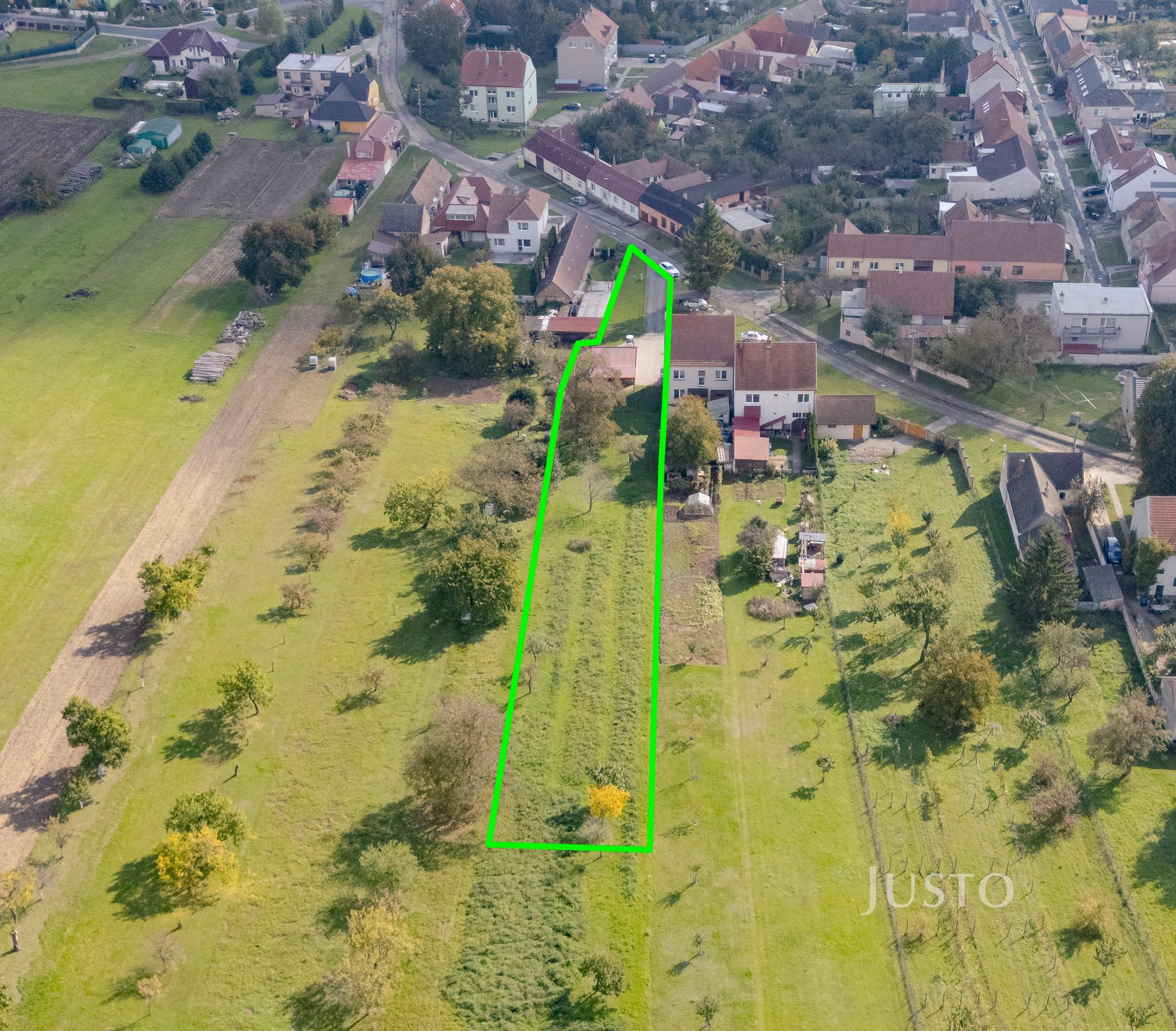 Prodej stavebního pozemku 1127 m2 s dvojgaráží, Těmice u Hodonína